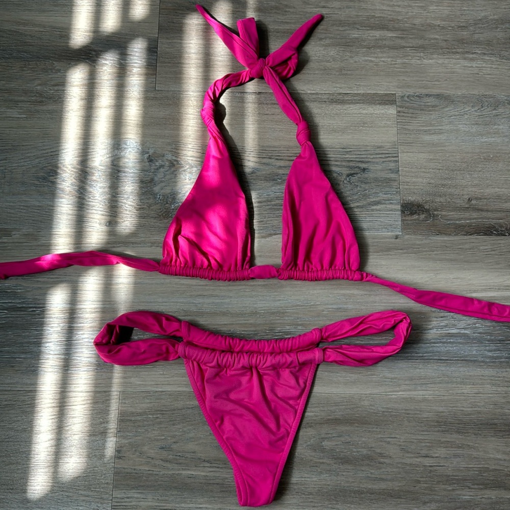 indah bikini